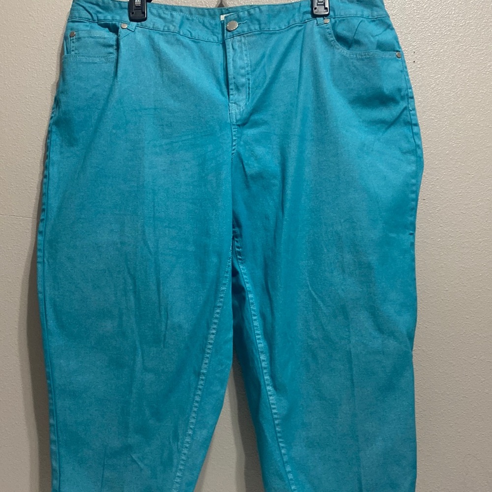 Cato women’s Capri pant